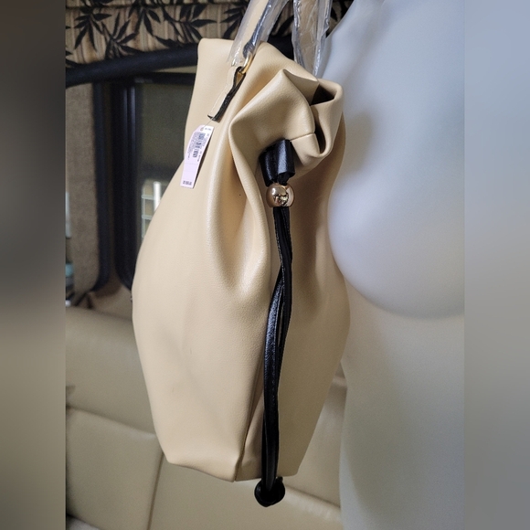 Victorias Secret Women's NWT Camel Hobo Bag - Picture 5 of 7